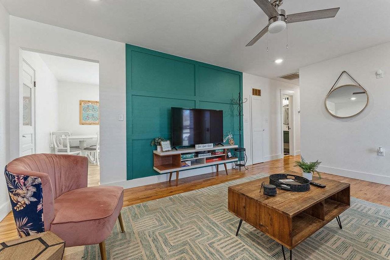 407 Nw H St #1250720P - Photo 4 of 33