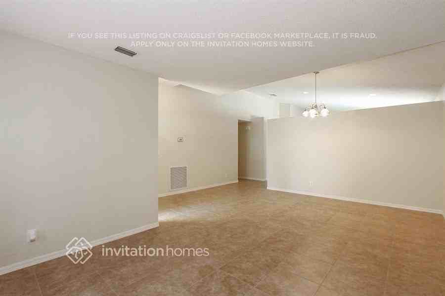 7661 Bristol Bay Ln - Photo 3 of 17