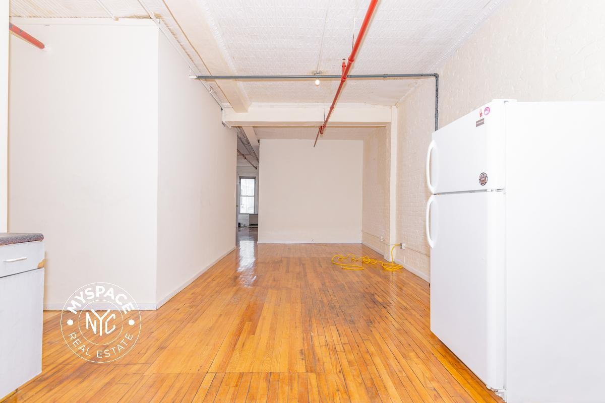 175 Stockholm St #209 - Photo 4 of 18