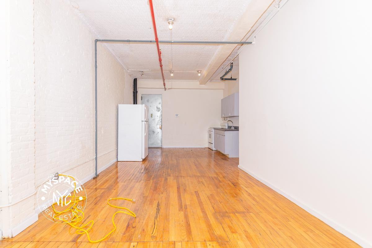175 Stockholm St #209 - Photo 5 of 18