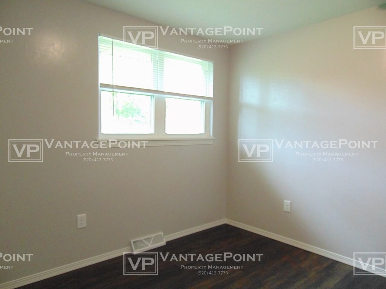 1009 Rogues Way - Photo 2 of 18