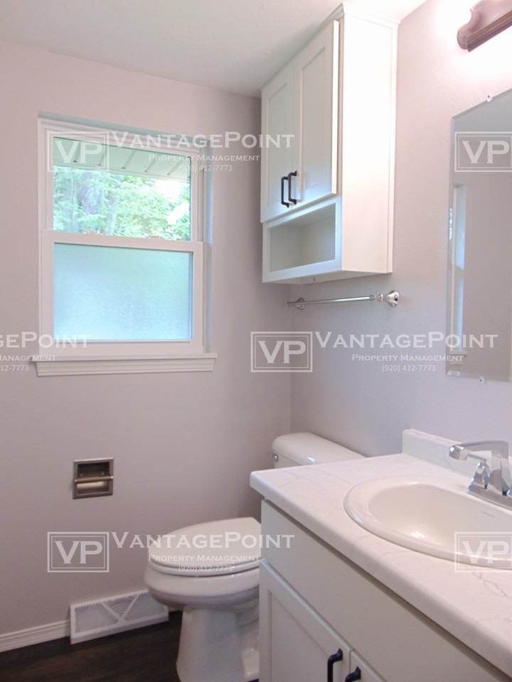 1009 Rogues Way - Photo 3 of 18