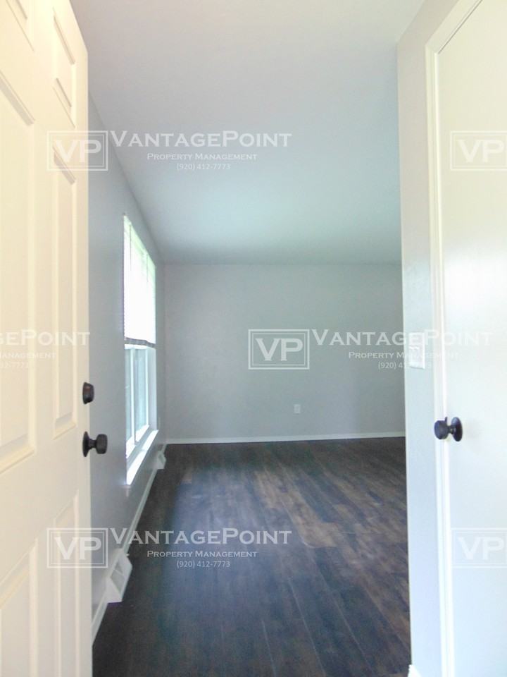 1009 Rogues Way - Photo 5 of 18