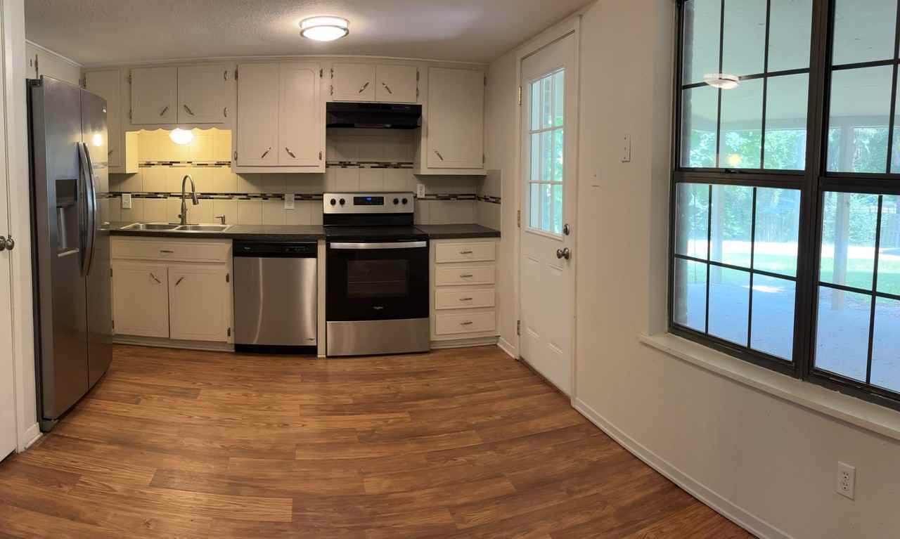 135 Longhorn Dr - Photo 3 of 5