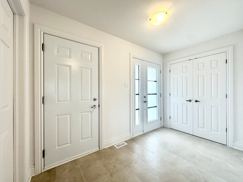 305 Dion Ave - Photo 2 of 13