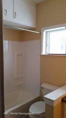 111 Winton Ave - Photo 3 of 10