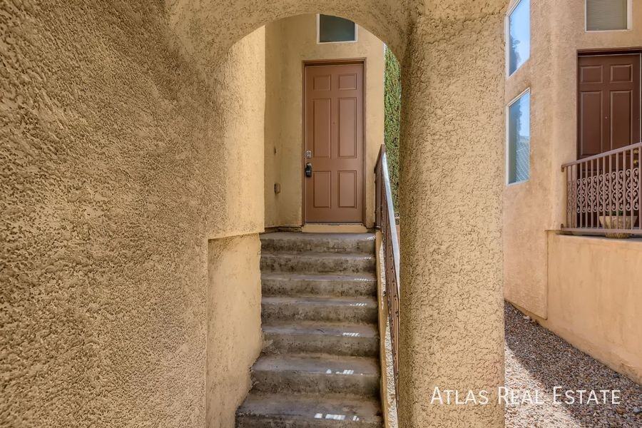 9538 Summer Furnace St - Photo 2 of 31