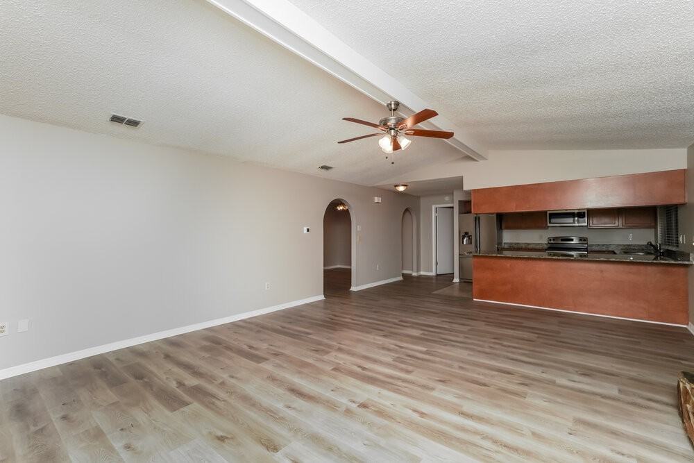 13081 Hanley Dr - Photo 6 of 16