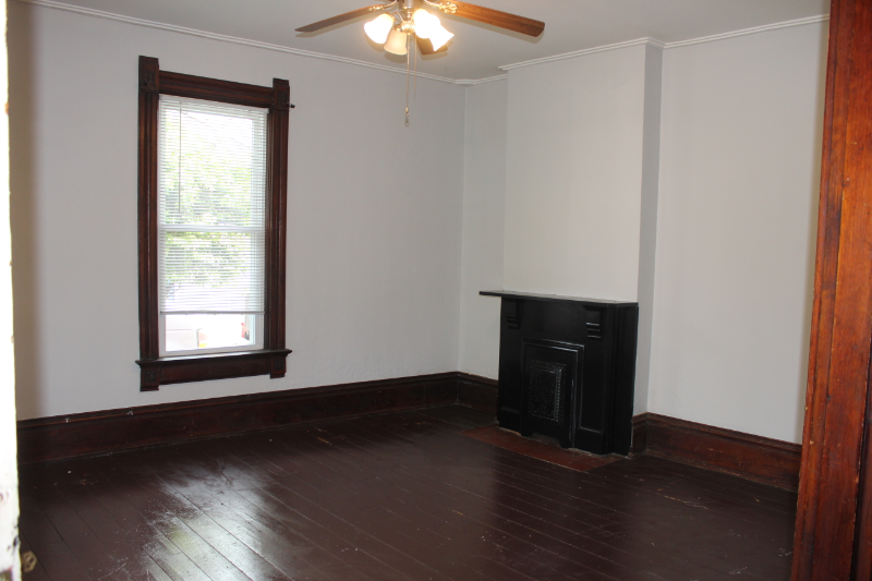 404 Mill St - Photo 2 of 8