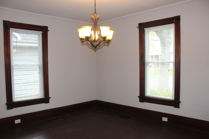 404 Mill St - Photo 3 of 8