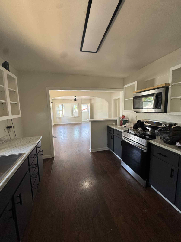 414 Chestnut St #416 - Photo 2 of 10