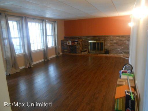 28 Kingsbridge Dr - Photo 2 of 23