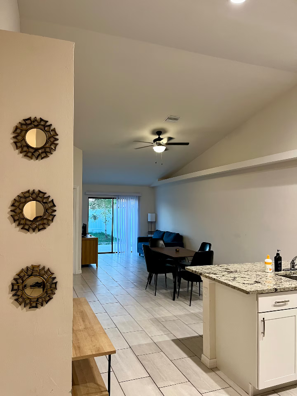 1303 Se 8th Pl #1303 - Photo 3 of 21