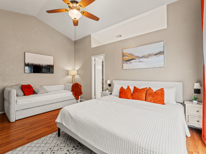 1108 Collin Dr - Photo 2 of 34