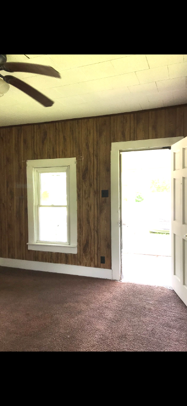 504 W 9th St - Photo 7 of 8