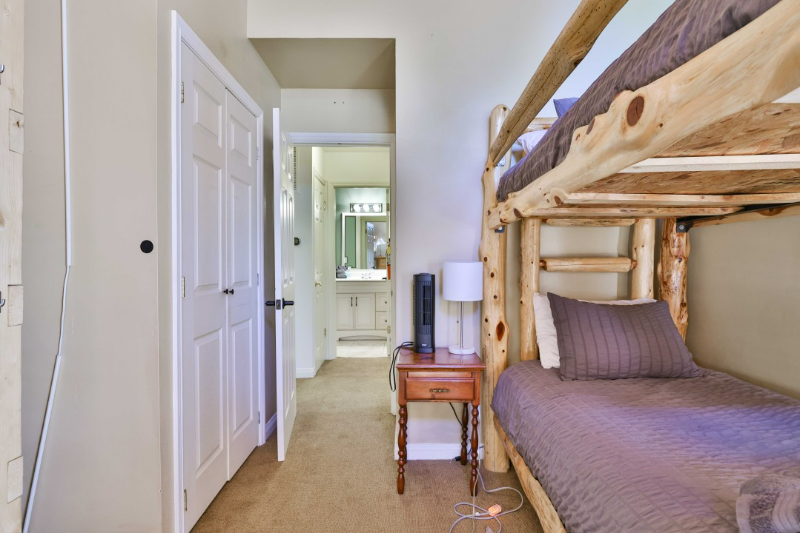 41935 Switzerland Drive - Photo 3 of 26