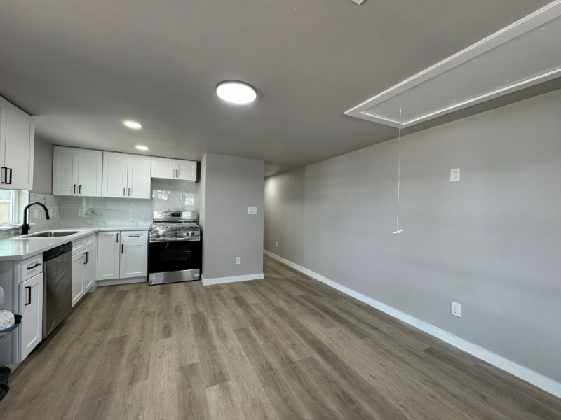 3919 Elysian St #3 - Photo 3 of 12