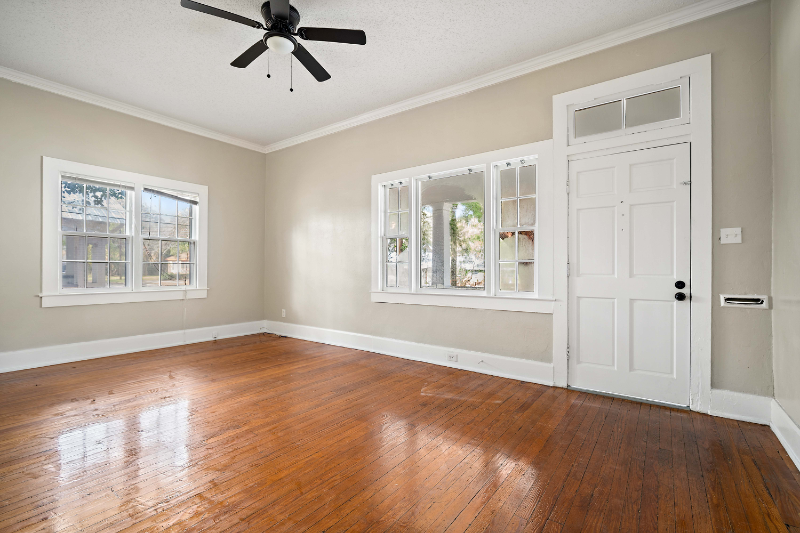 1153 Caroline Ave - Photo 2 of 11