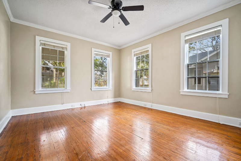 1153 Caroline Ave - Photo 3 of 11