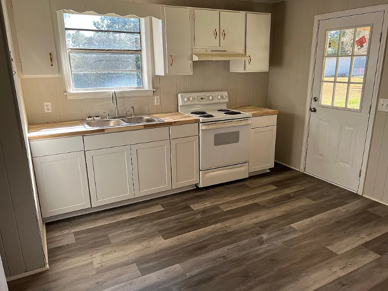 5530A Old Airport Rd - Photo 3 of 10