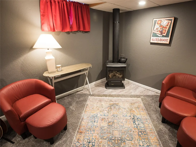 2nd St Se - Photo 2 of 19