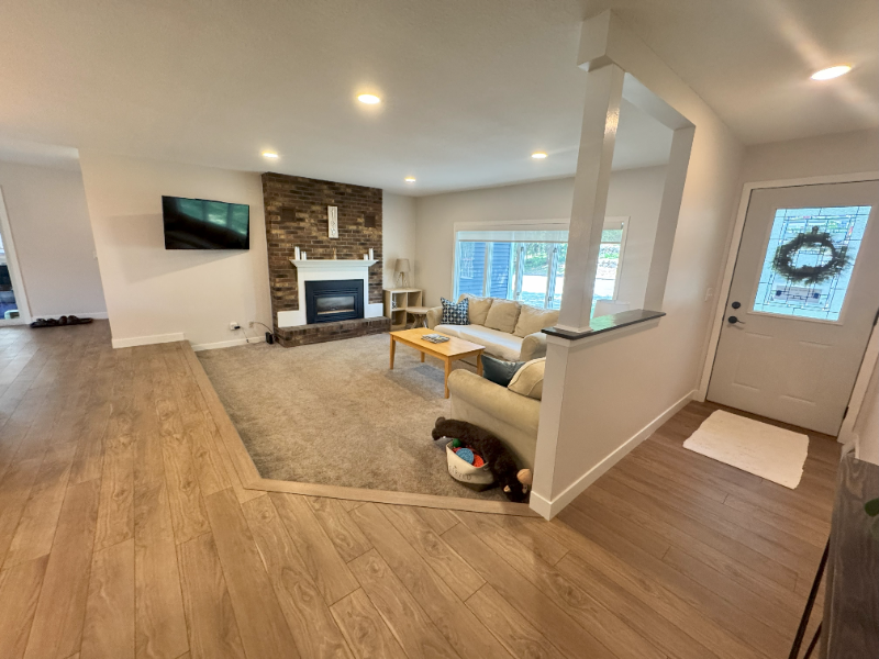 1030 Sommers St N - Photo 3 of 15