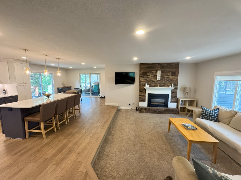 1030 Sommers St N - Photo 4 of 15