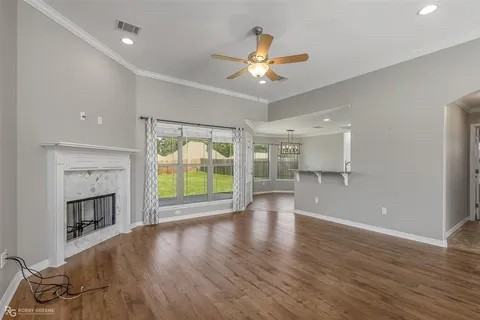 204 Southern Creek Cir - Photo 3 of 20