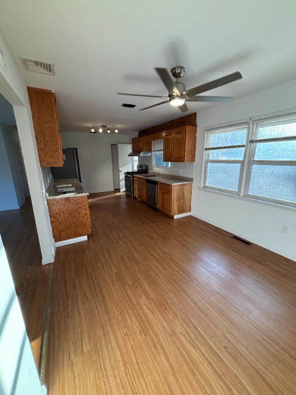 9 Perry St - Photo 3 of 8
