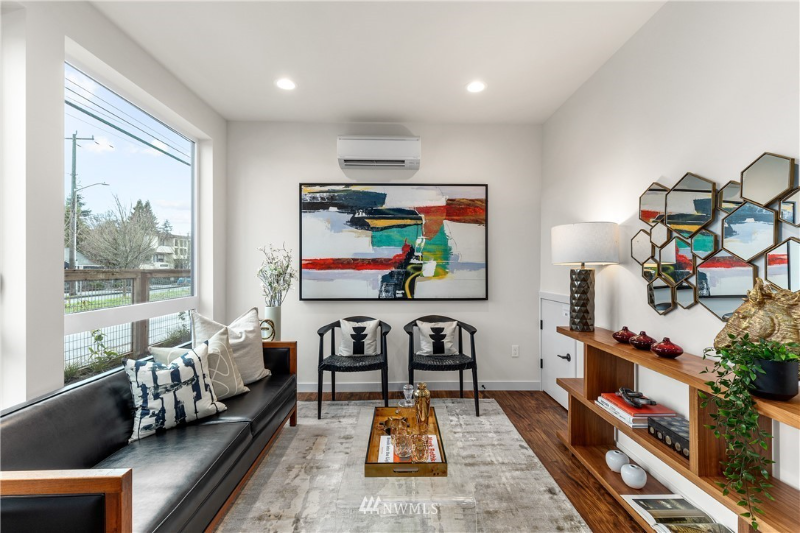 10712A Greenwood Ave N - Photo 3 of 20