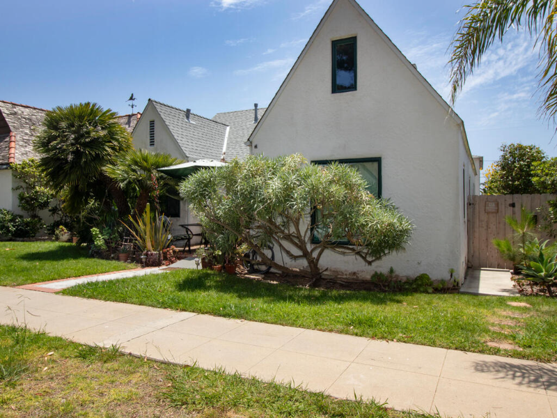 425 South Nevada Street #B - Photo 5 of 18