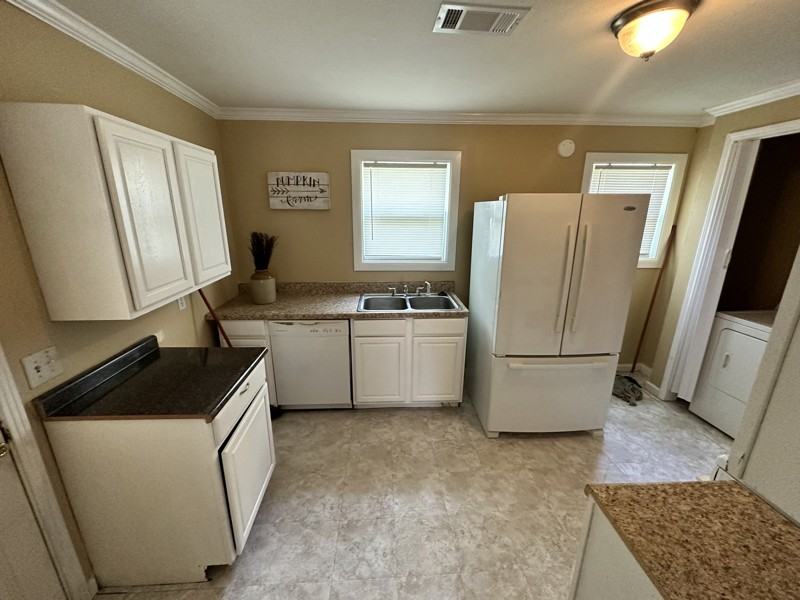 270 Wildwood Ct - Photo 4 of 12