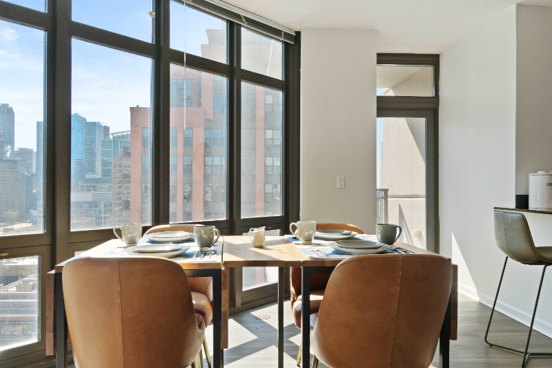 318 N Desplaines St - Photo 7 of 19