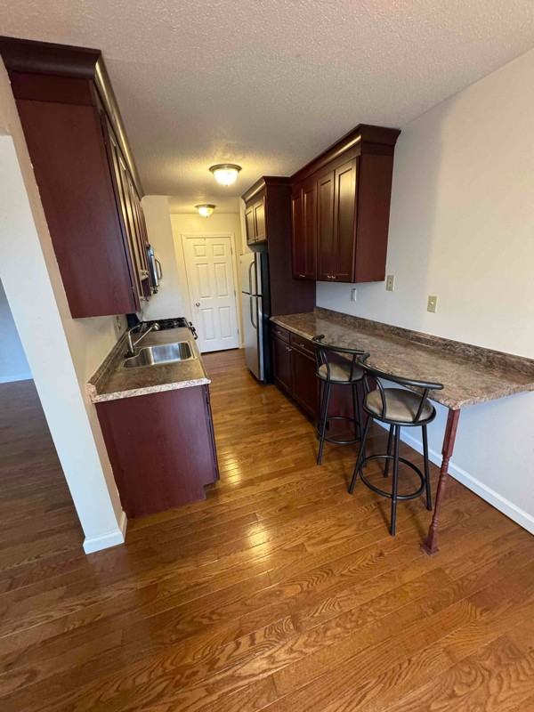 12 Shrewsbury Green Dr #I - Photo 2 of 12