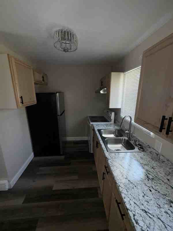 2722 Pratt St #A - Photo 3 of 8