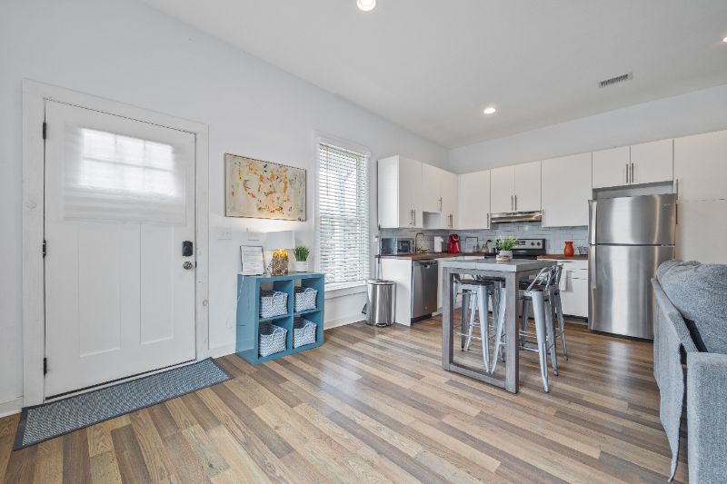 906 Allene Ave Sw - Photo 4 of 20