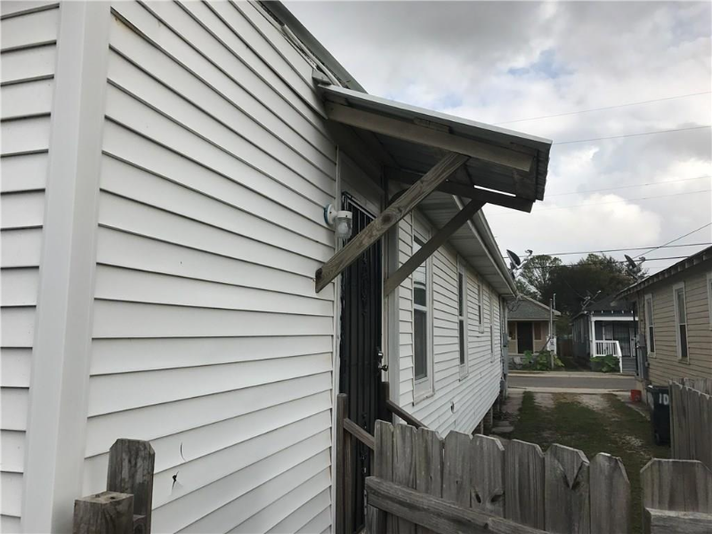 1014 Gordon St - Photo 2 of 4