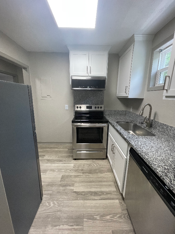 1106 W 7th St #A - Photo 2 of 12