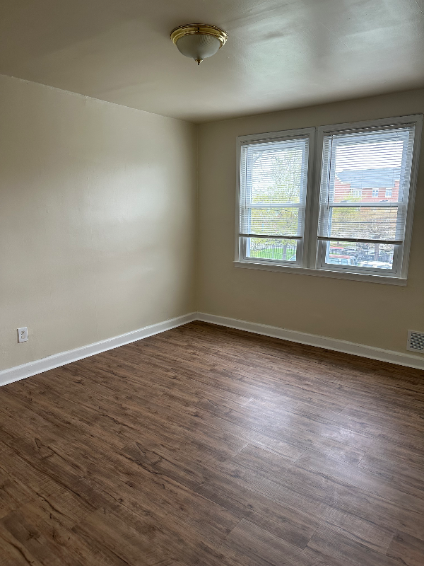 1504 E Cold Spring Ln - Photo 2 of 7