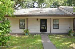 featured image of 909 Candlebrook Ln