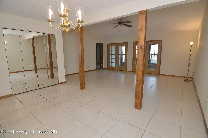 909 Candlebrook Ln - Photo 6 of 20