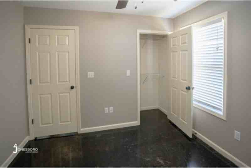 107 S Oak St #14 - Photo 4 of 15