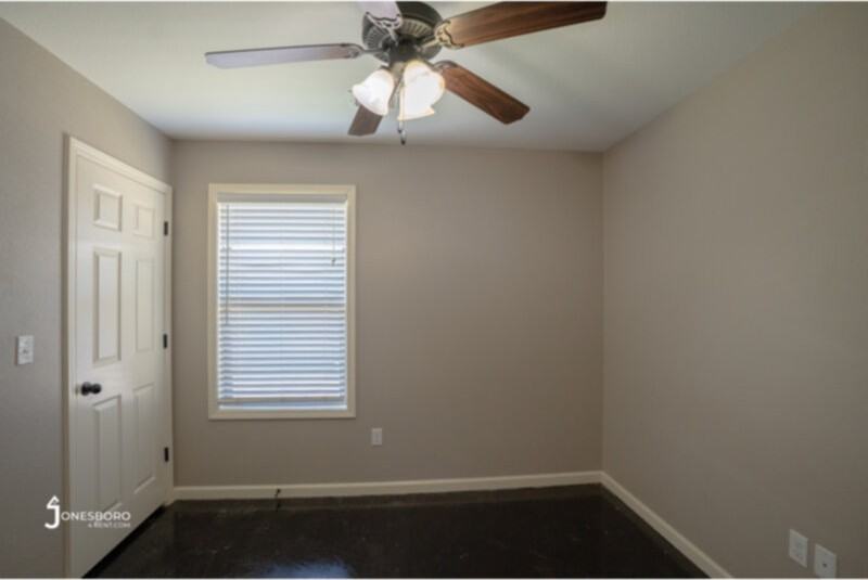107 S Oak St #14 - Photo 5 of 15