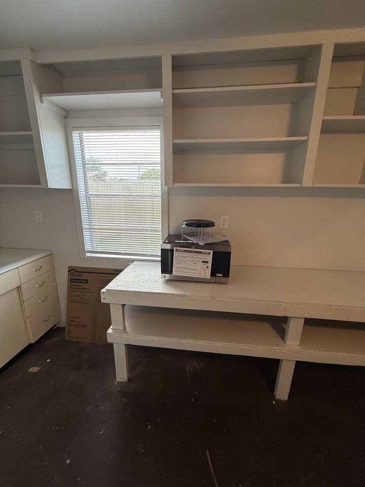 311 W 5th St #311B - Photo 7 of 8