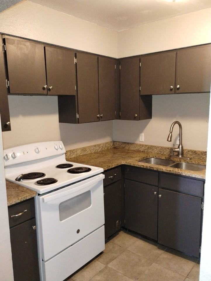 5 Charles Pl #2 - Photo 2 of 8