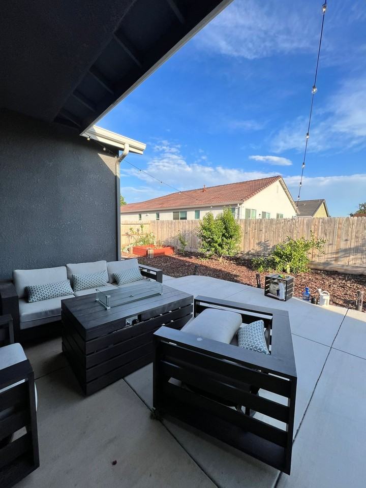 2474 Bastidas Dr #NA - Photo 4 of 22