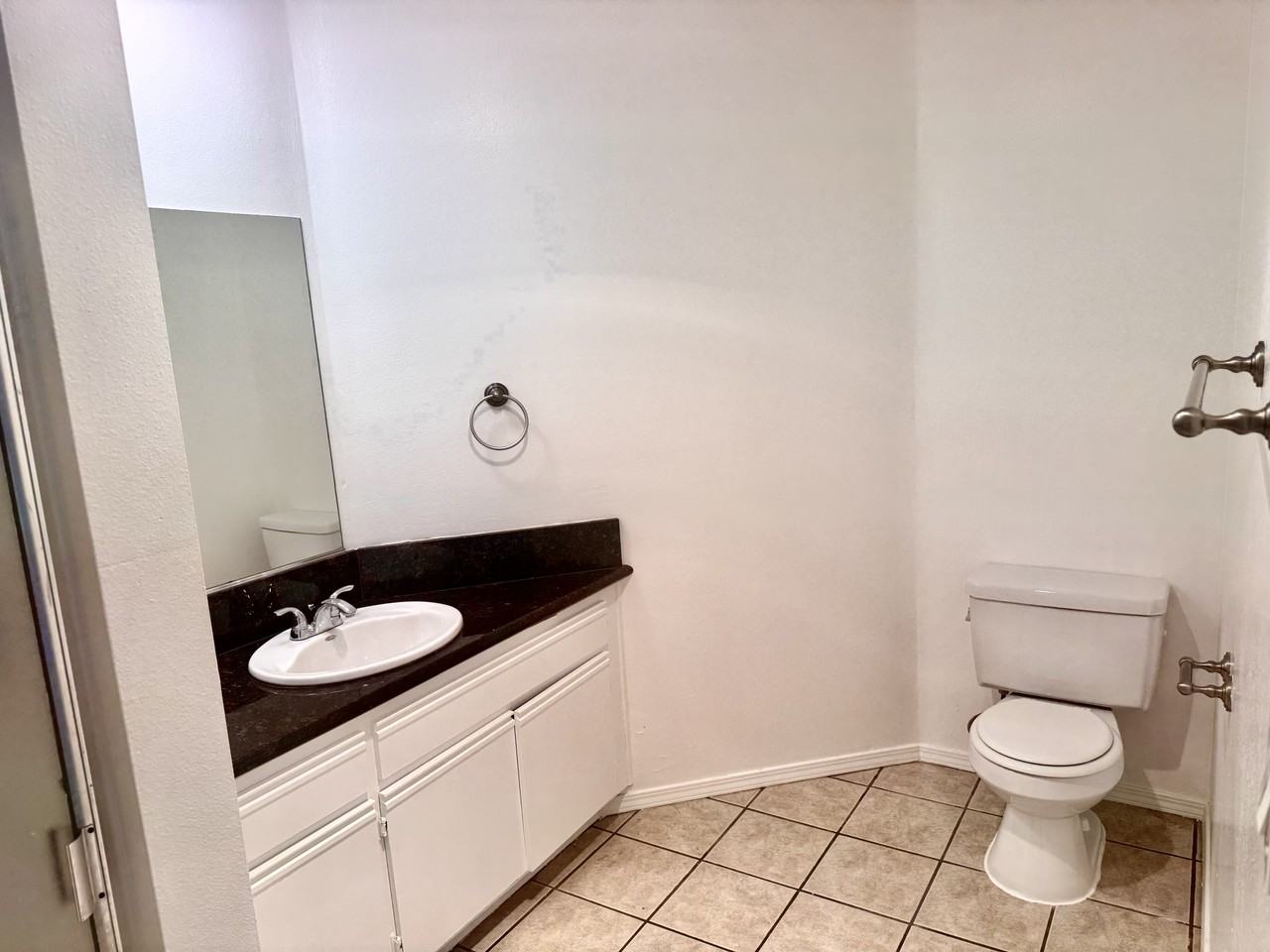 100 N Clark - Photo 5 of 10