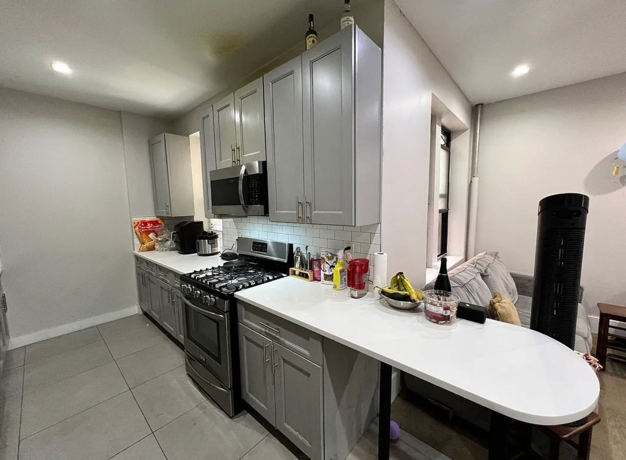 Carroll St - Photo 3 of 8