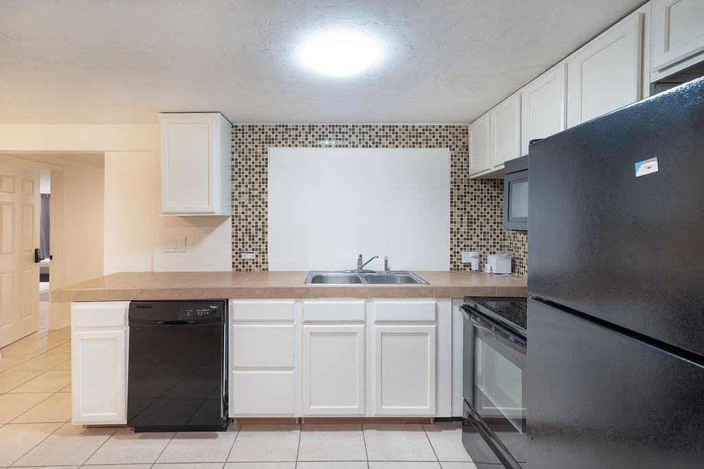 Duke Dr - Photo 3 of 10