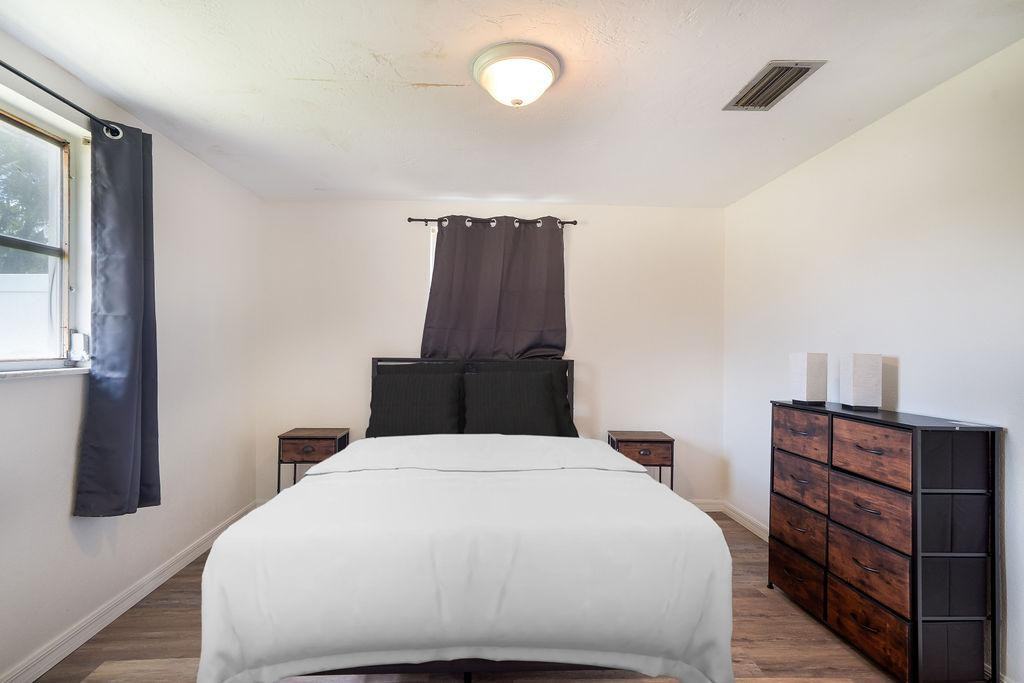 Duke Dr - Photo 6 of 7